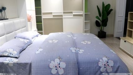衣服装不下 找不到？都是因为衣柜空间没有安排合理